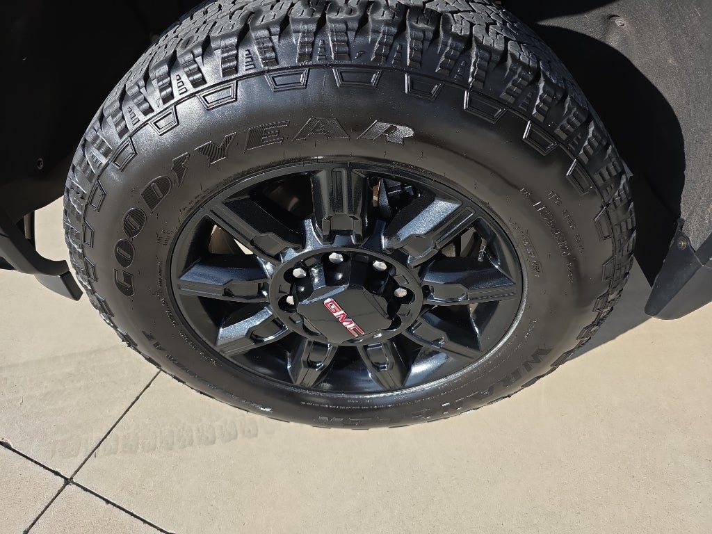 2025 GMC Sierra AT4