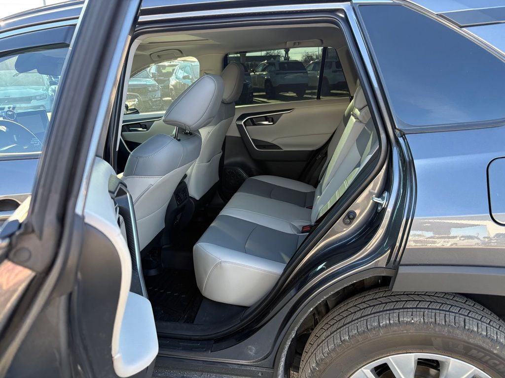 2025 Toyota RAV4 XLE Premium