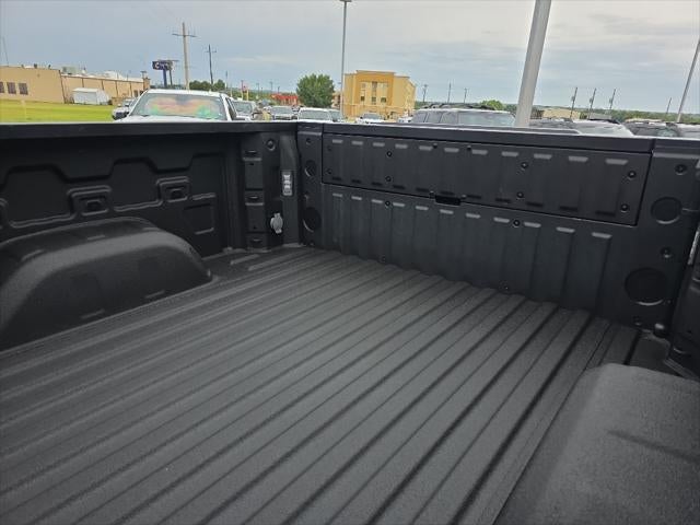 2024 GMC Sierra SLT