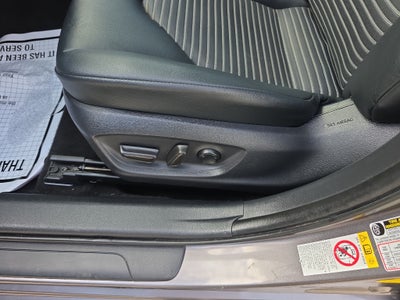 2019 Toyota Camry Hybrid SE