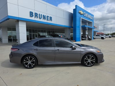 2019 Toyota Camry Hybrid SE