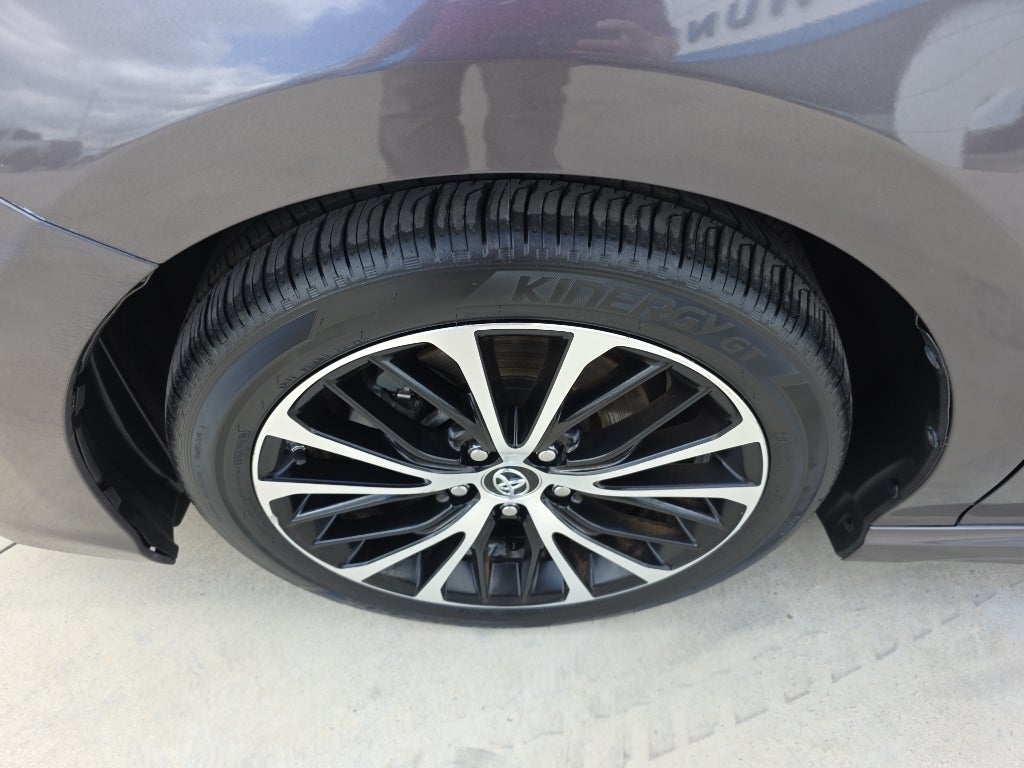 2019 Toyota Camry Hybrid SE