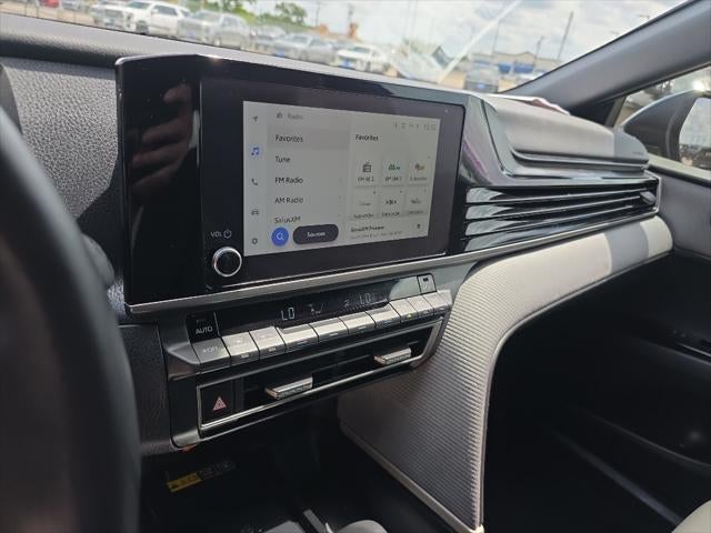 2025 Toyota Camry Hybrid SE