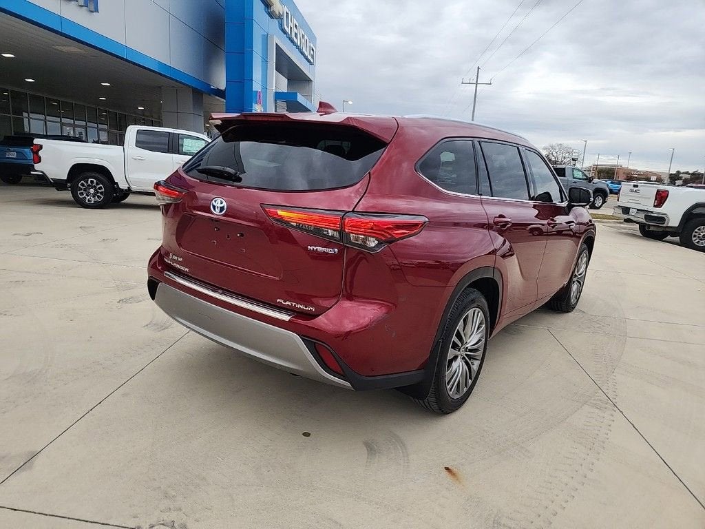 2021 Toyota Highlander Hybrid Platinum