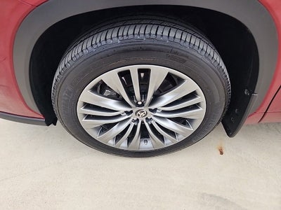 2021 Toyota Highlander Hybrid Platinum