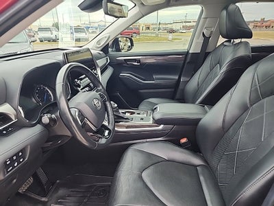 2021 Toyota Highlander Hybrid Platinum