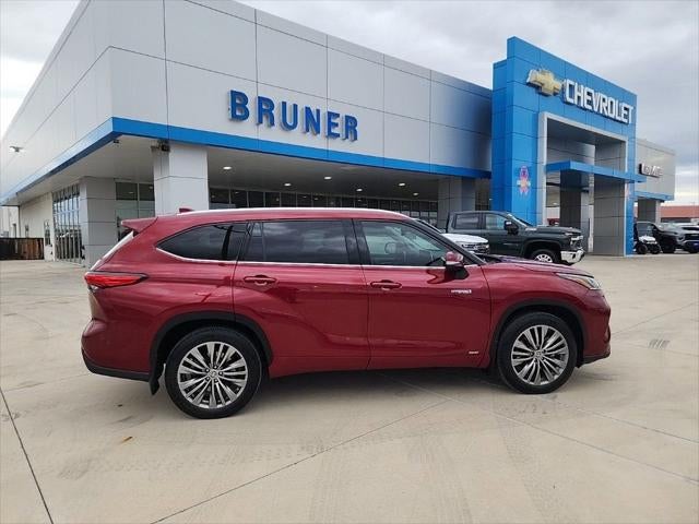 2021 Toyota Highlander Hybrid Platinum