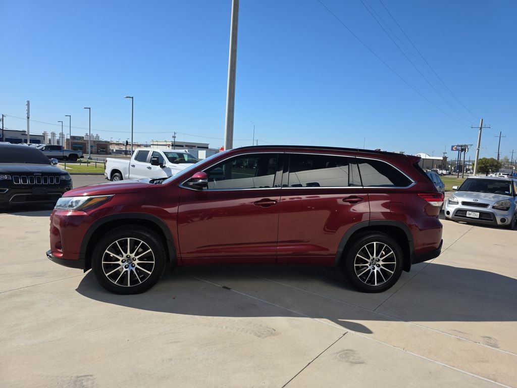 2017 Toyota Highlander SE