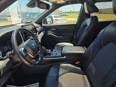 2022 Toyota Highlander XSE