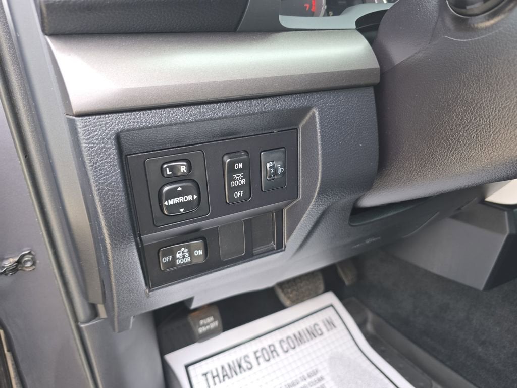 2017 Toyota Tundra 4WD SR5