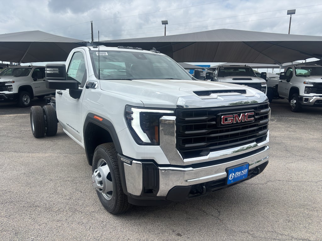 2026 GMC Sierra 3500 HD Chassis Cab Pro