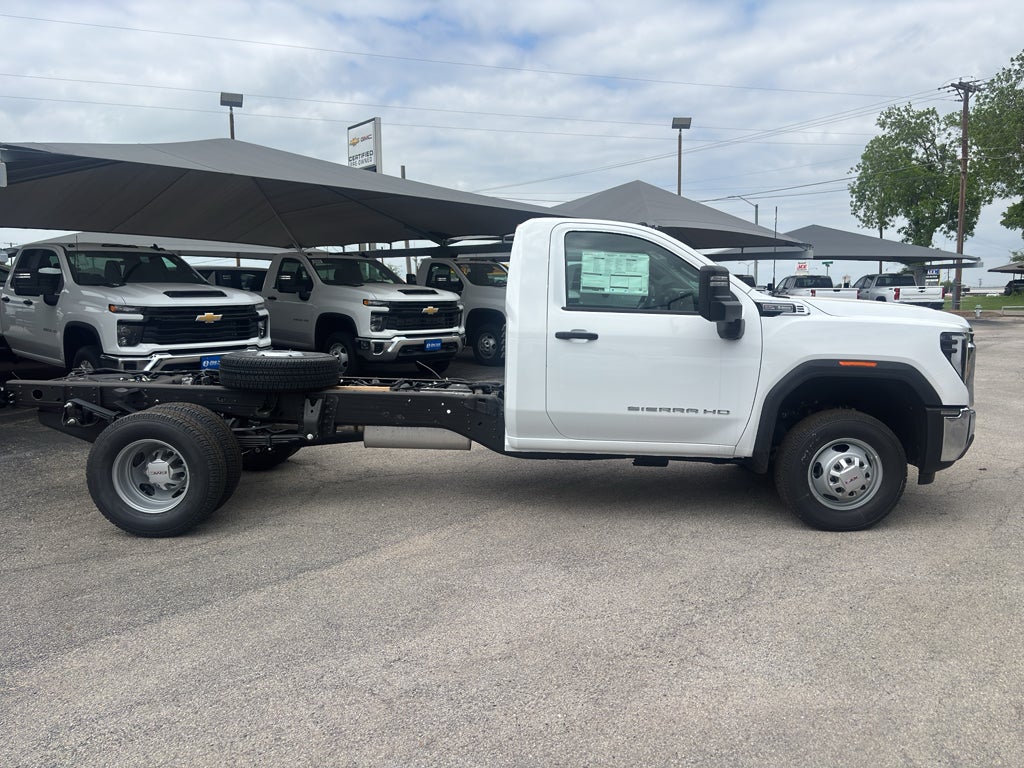 2026 GMC Sierra 3500 HD Chassis Cab Pro