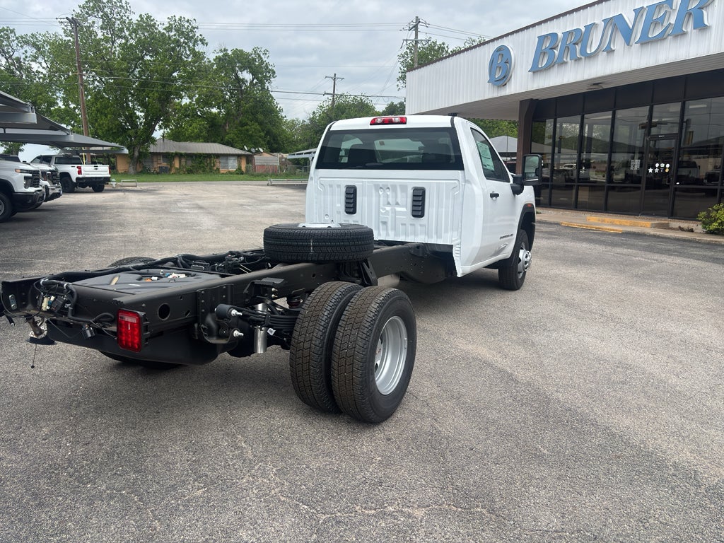 2026 GMC Sierra 3500 HD Chassis Cab Pro