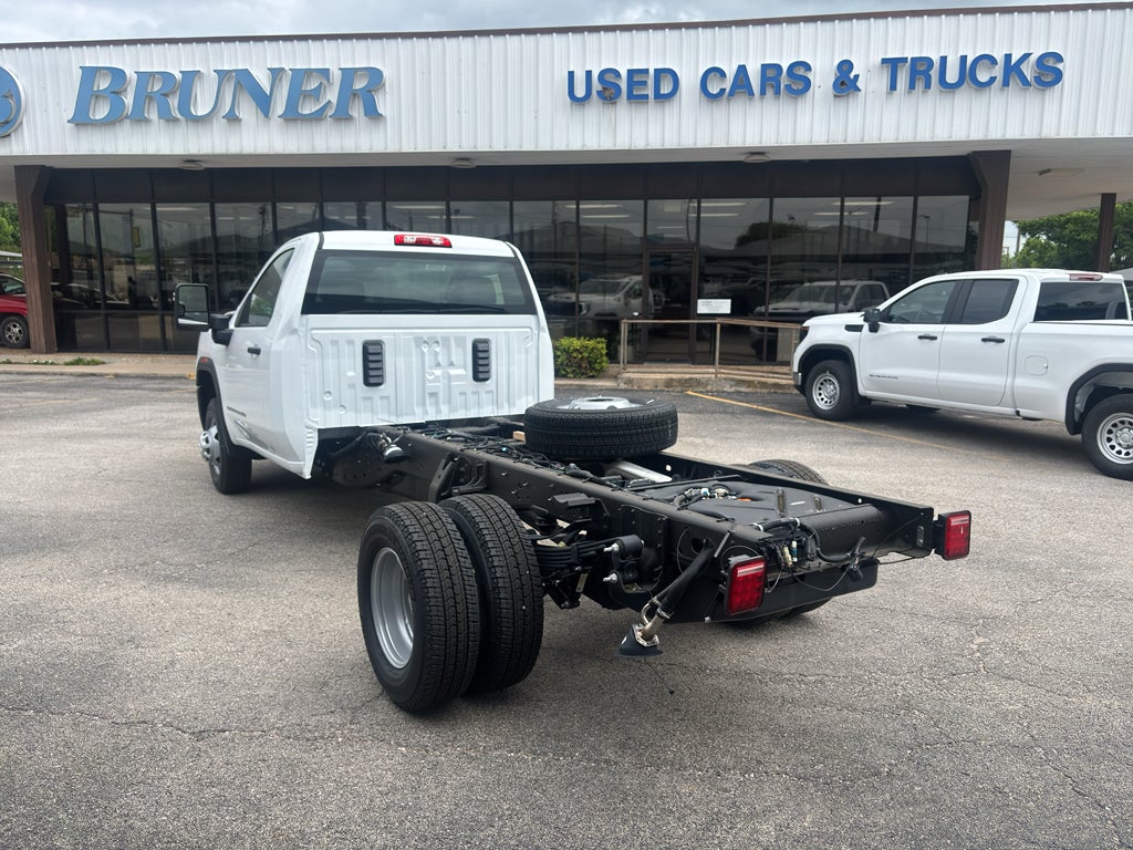 2026 GMC Sierra 3500 HD Chassis Cab Pro