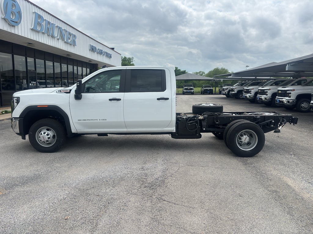 2026 GMC Sierra 3500 HD Chassis Cab Pro
