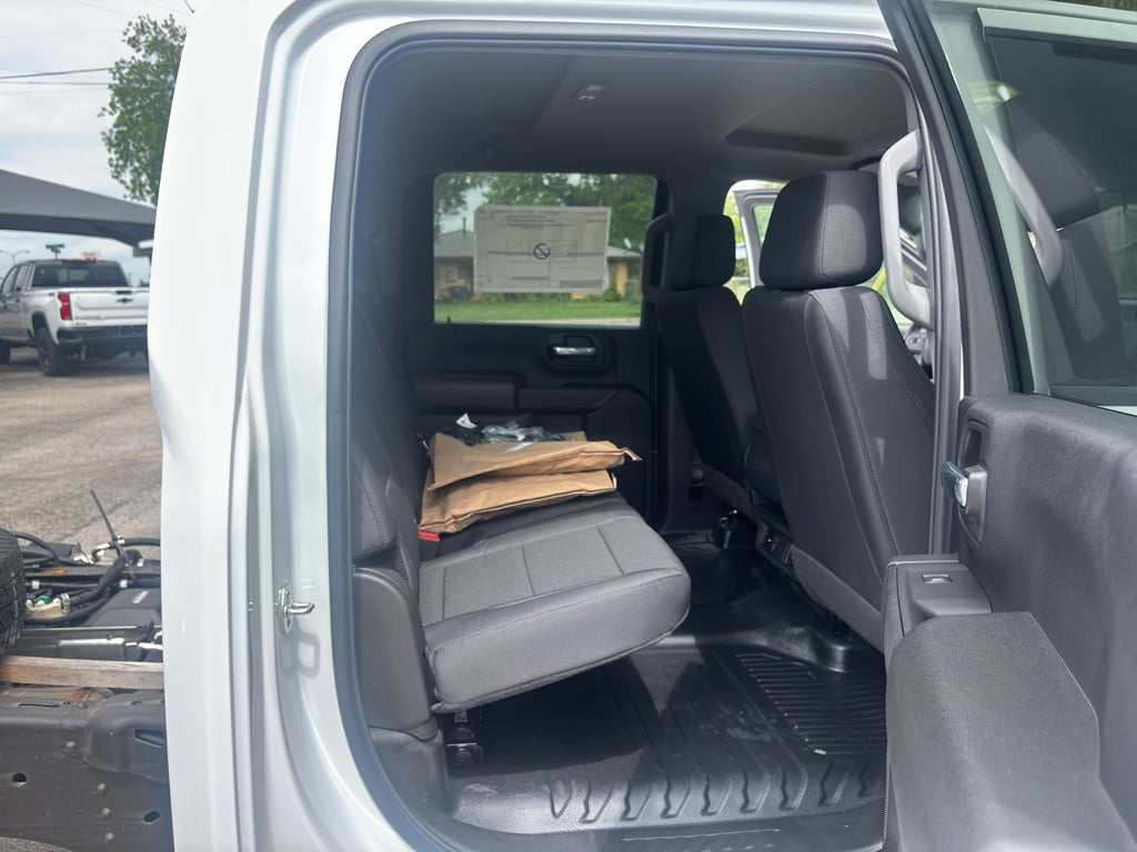 2025 GMC Sierra 3500 HD Chassis Cab Pro