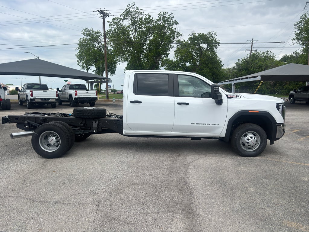 2025 GMC Sierra 3500 HD Chassis Cab Pro
