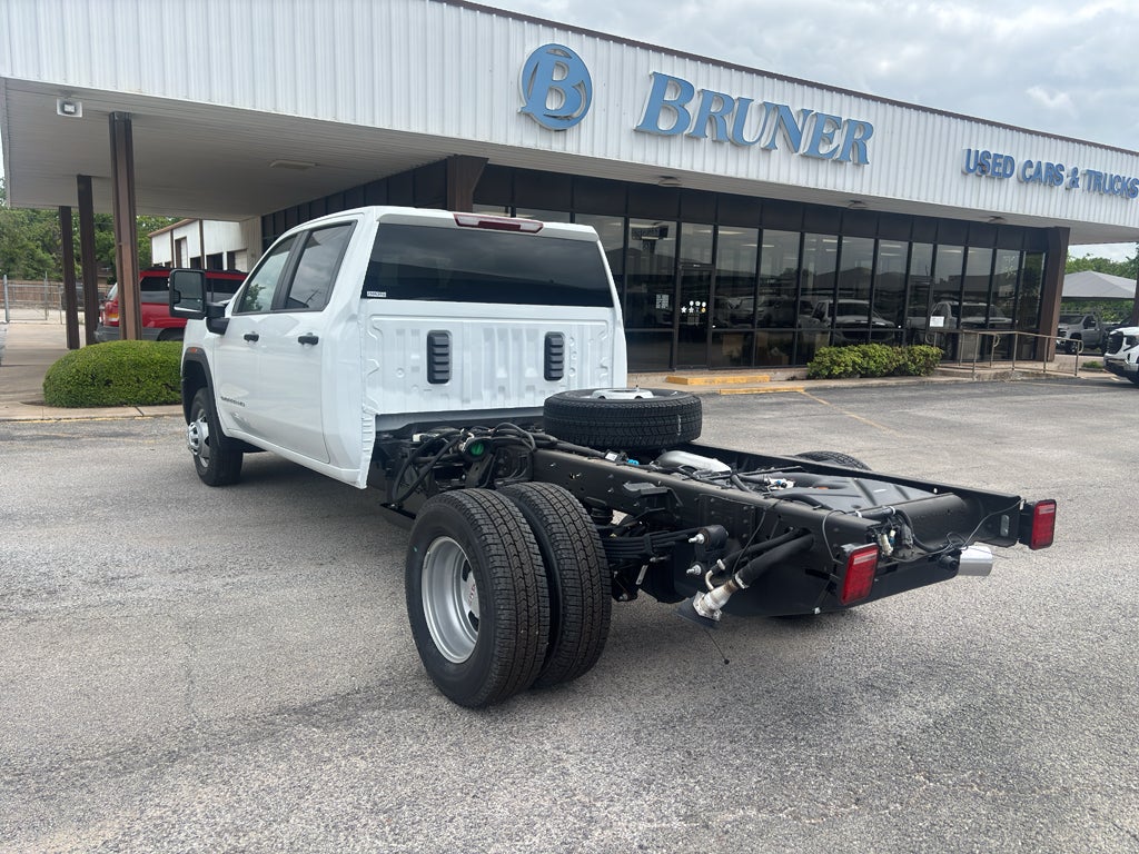 2025 GMC Sierra 3500 HD Chassis Cab Pro