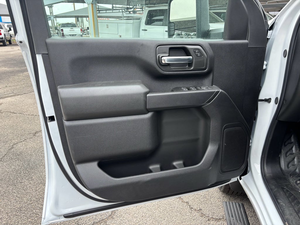 2025 GMC Sierra 3500 HD Chassis Cab Pro