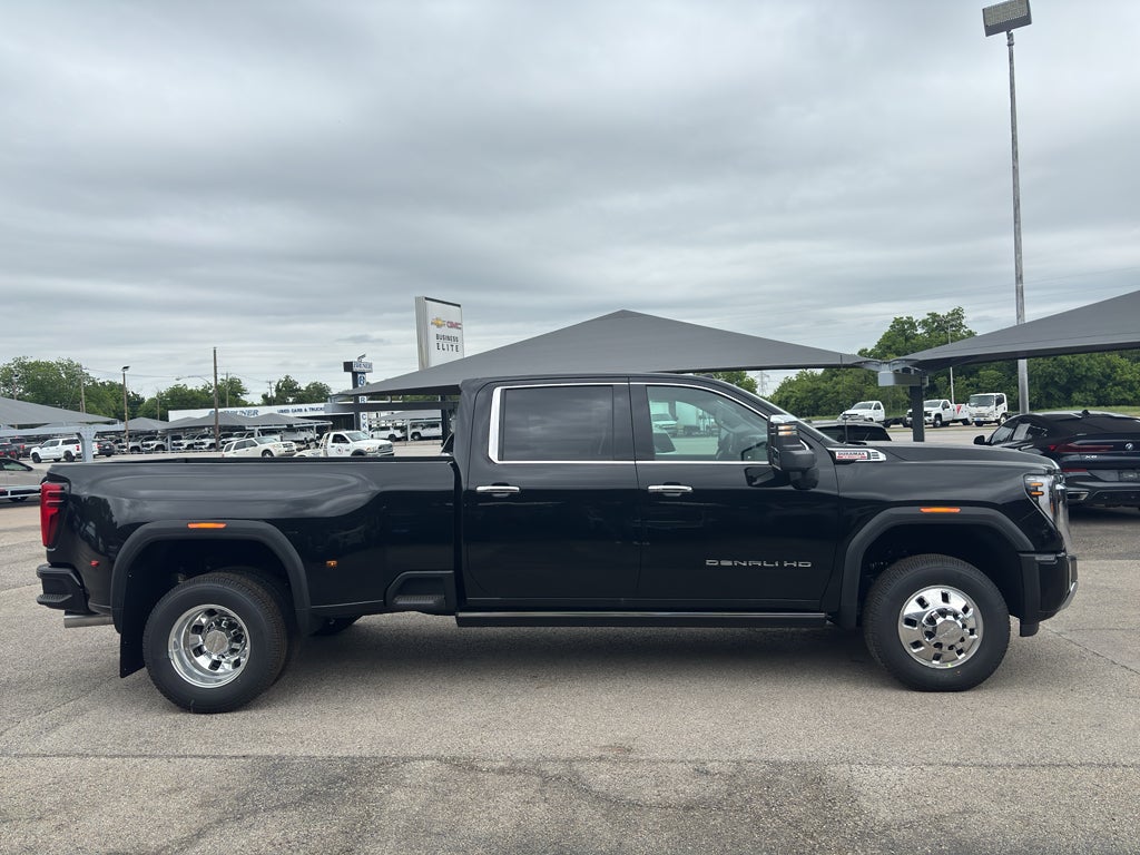 2026 GMC Sierra 3500 HD Denali DRW