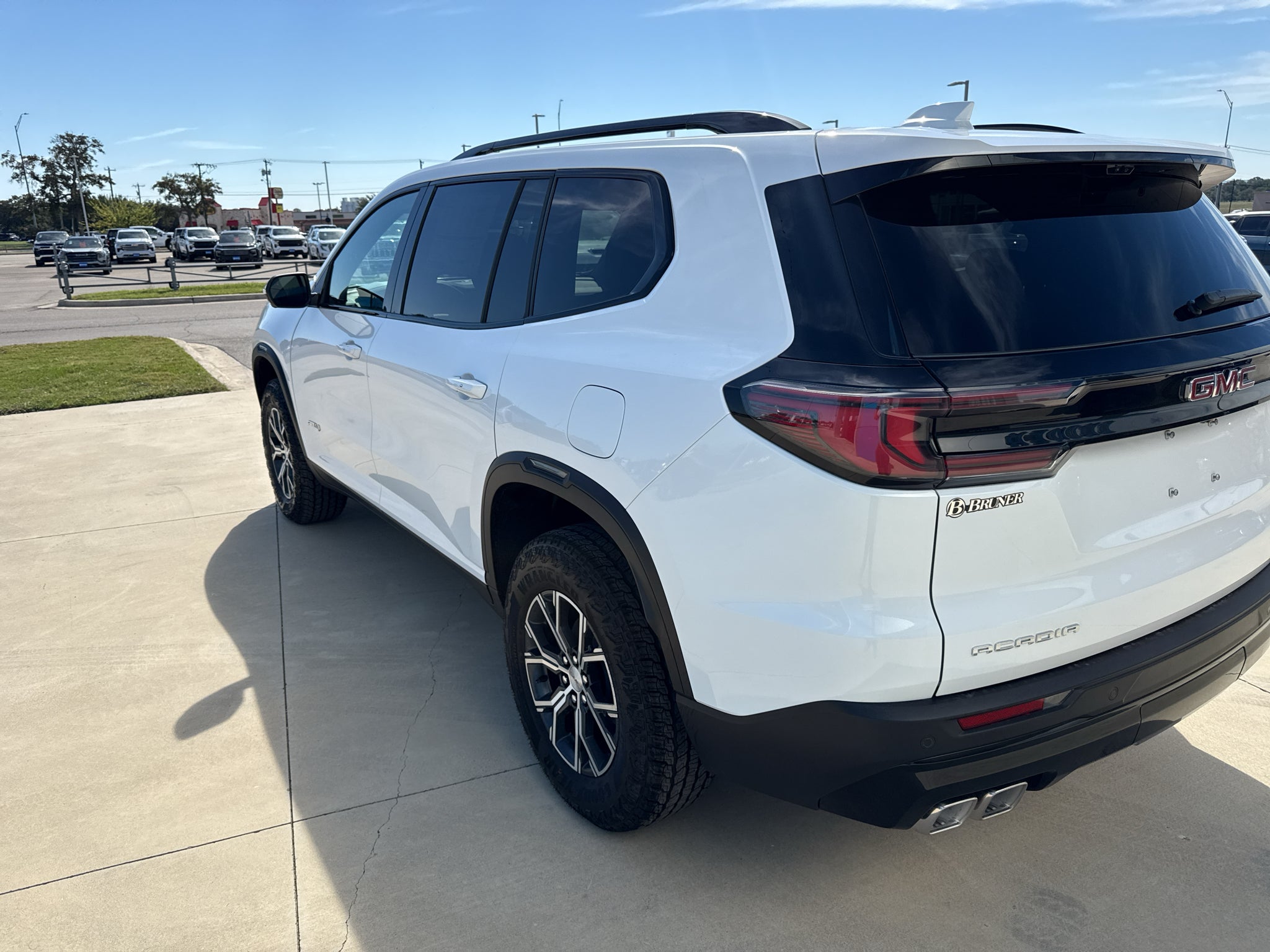 2027 GMC Acadia AT4