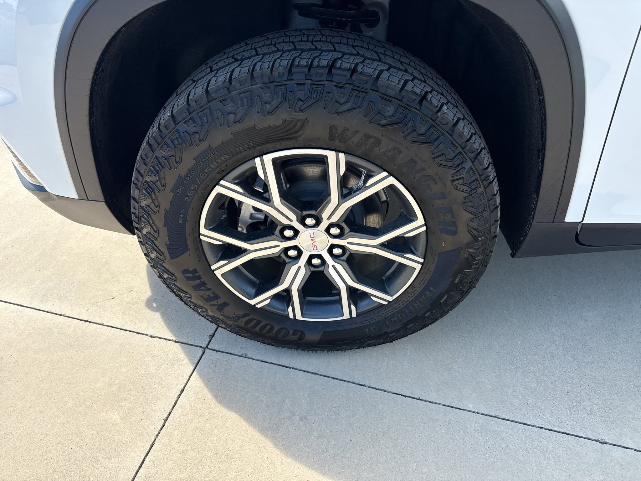 2027 GMC Acadia AT4
