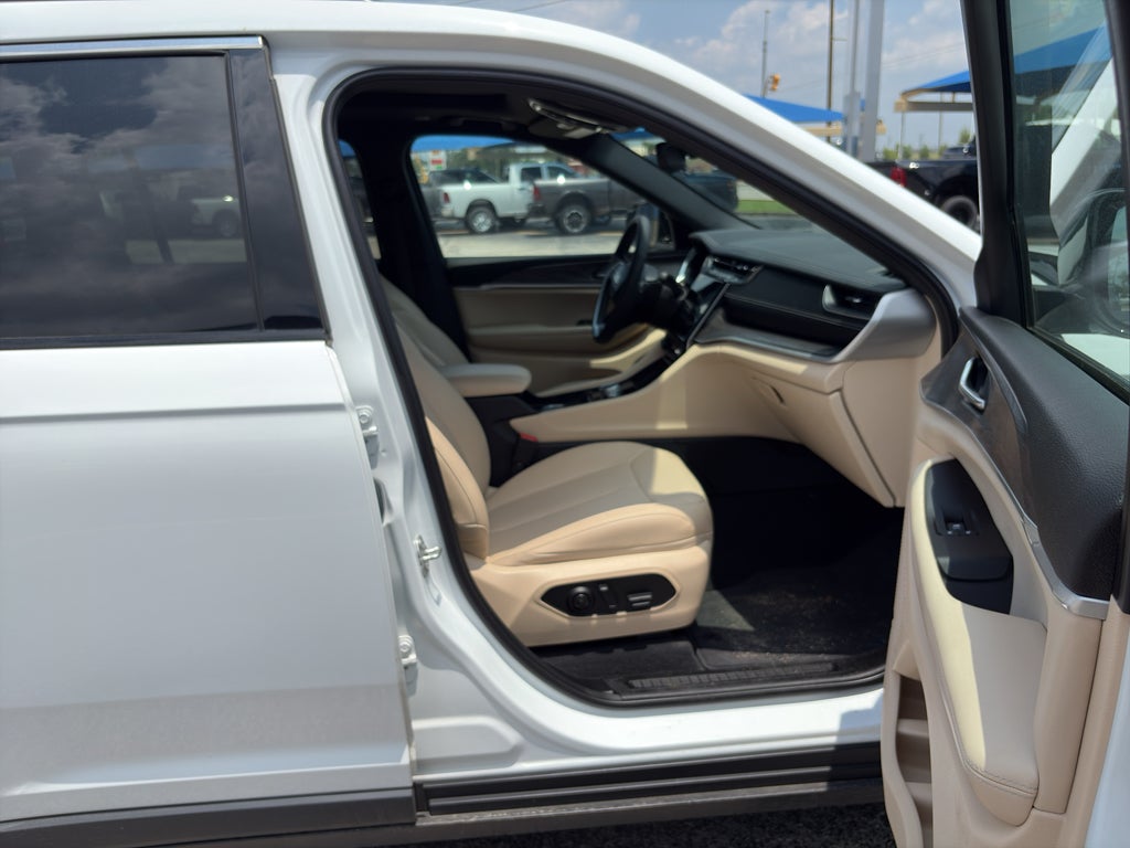 2024 Jeep Grand Cherokee L Limited 4x2