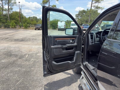2018 RAM 1500 Laramie Crew Cab 4x4 5'7' Box