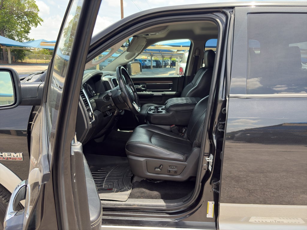2018 RAM 1500 Laramie Crew Cab 4x4 5'7' Box