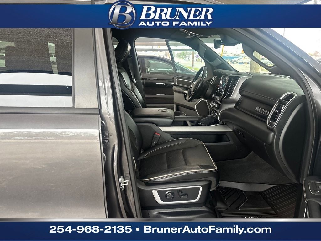 2022 RAM 1500 Laramie Crew Cab 4x2 5'7' Box