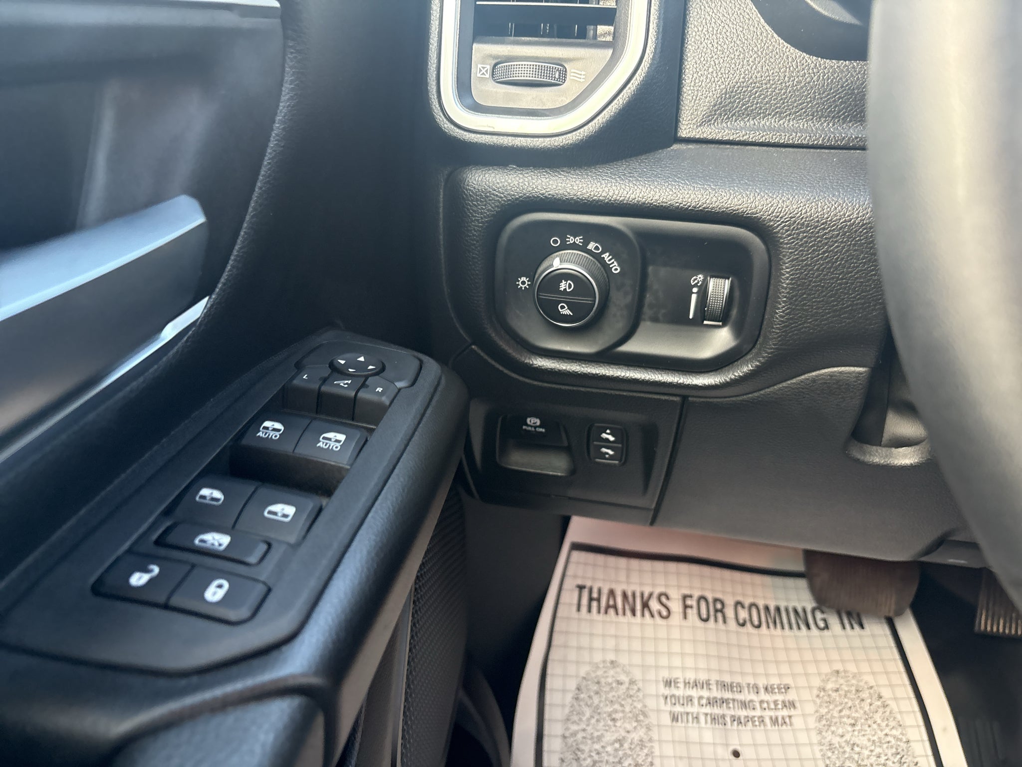 2025 RAM 1500 Lone Star Crew Cab 4x4 5'7' Box