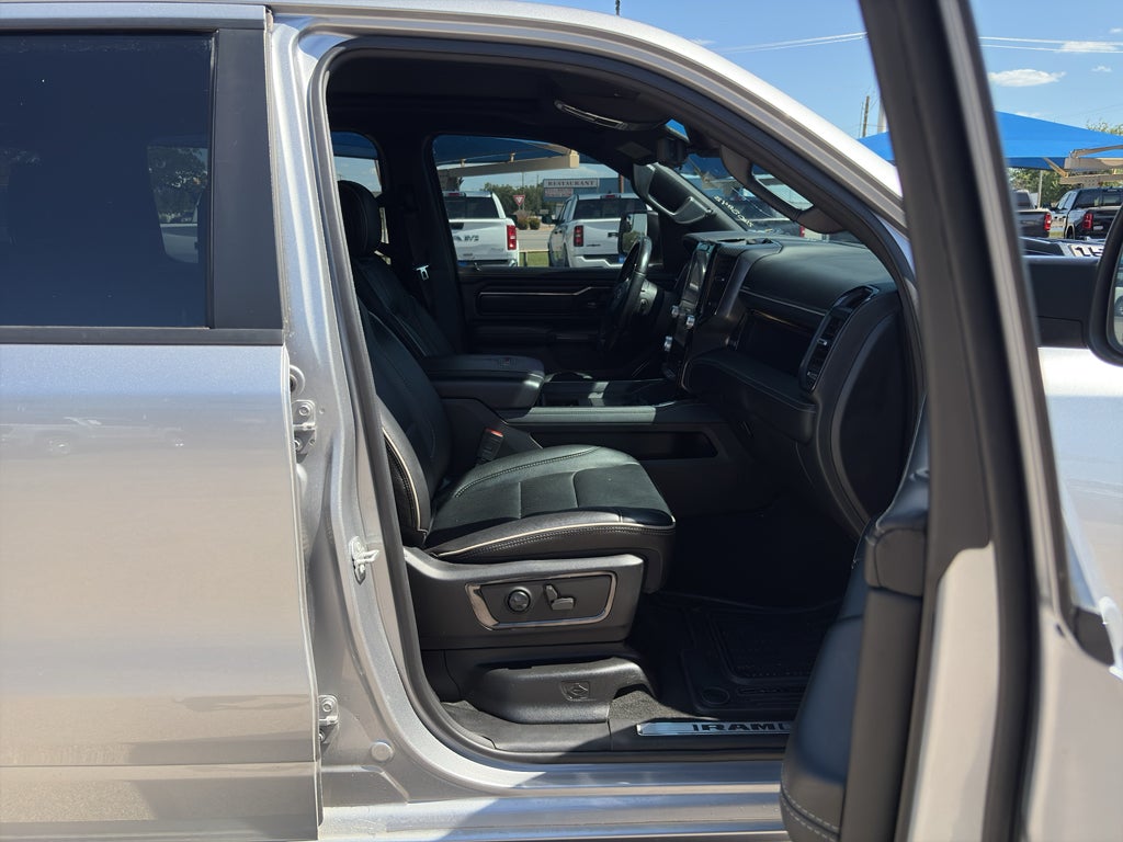 2022 RAM 1500 Limited Crew Cab 4x4 5'7' Box