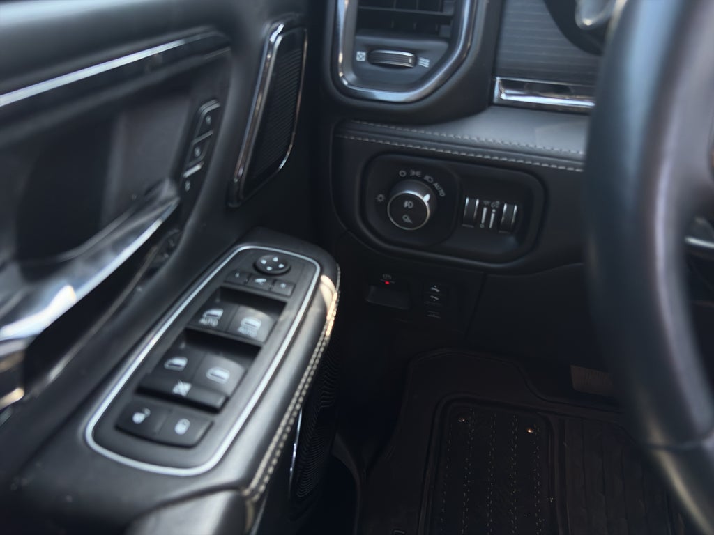 2022 RAM 1500 Limited Crew Cab 4x4 5'7' Box