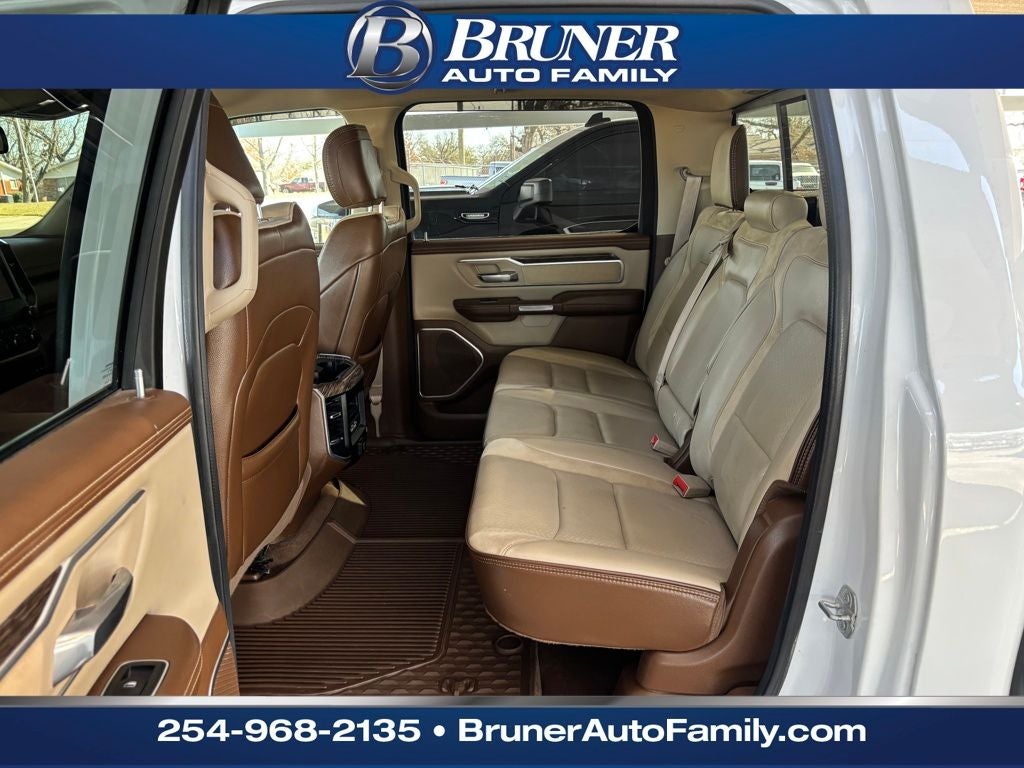 2020 RAM 1500 Laramie Crew Cab 4x4 5'7' Box