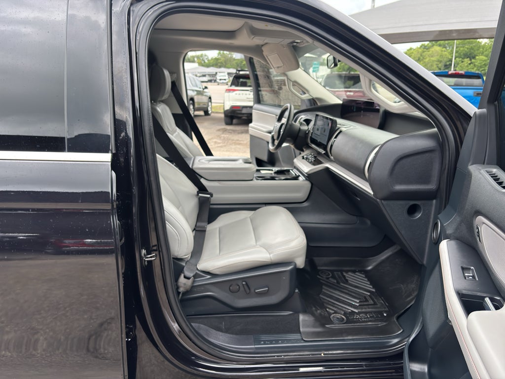 2025 Ford Expedition Active MAX