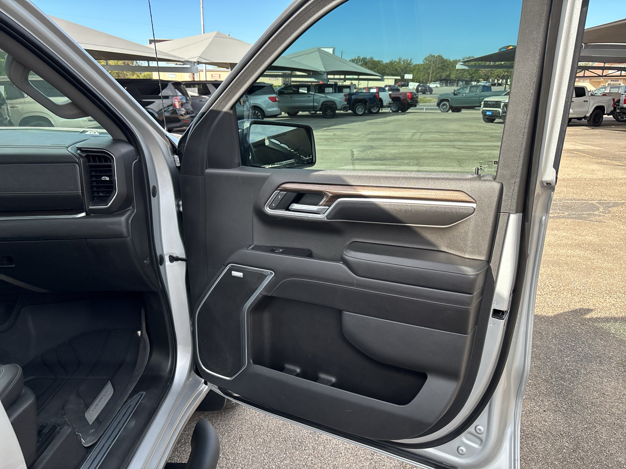 2022 Chevrolet Silverado 1500 4WD Crew Cab Short Bed RST
