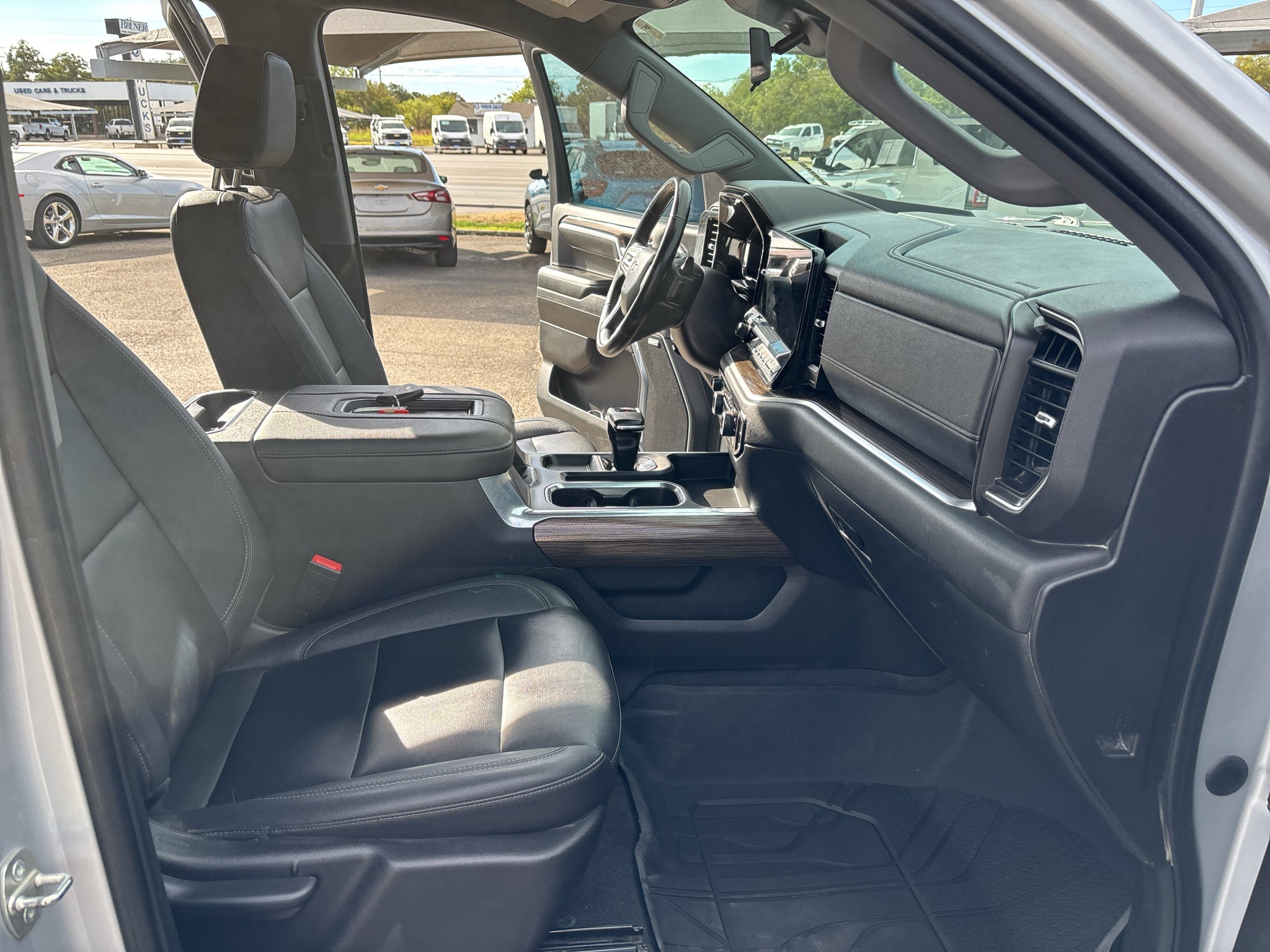 2022 Chevrolet Silverado 1500 4WD Crew Cab Short Bed RST