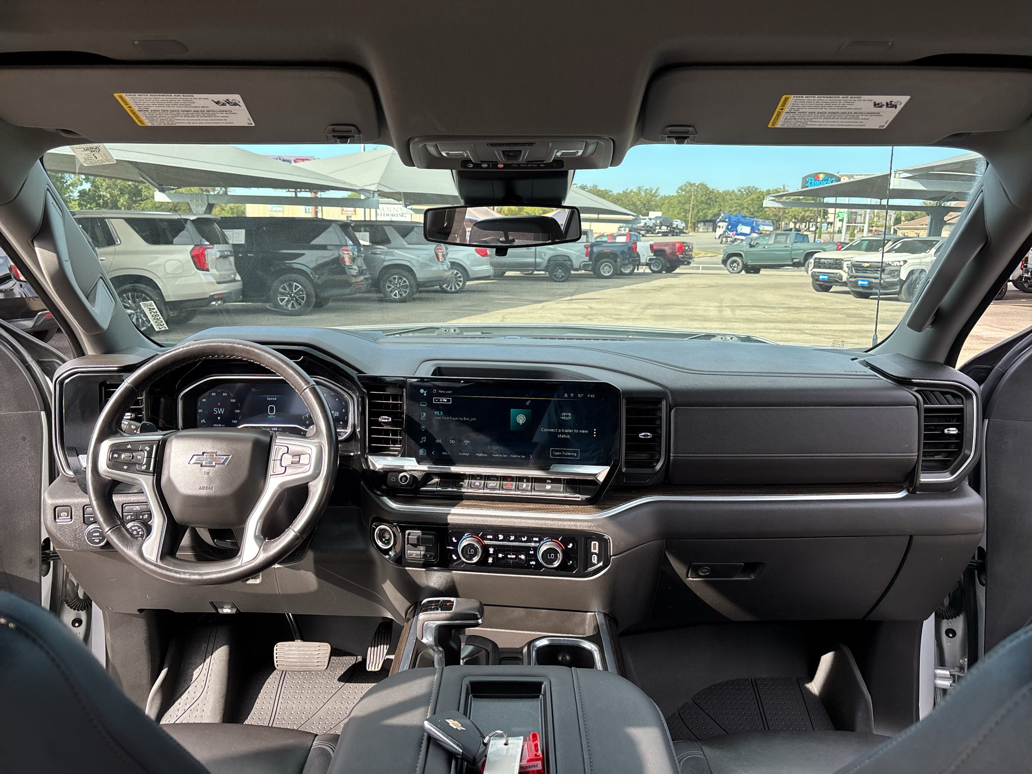 2022 Chevrolet Silverado 1500 4WD Crew Cab Short Bed RST