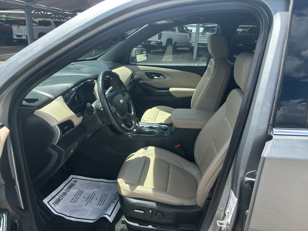 2023 Chevrolet Traverse FWD LT Leather