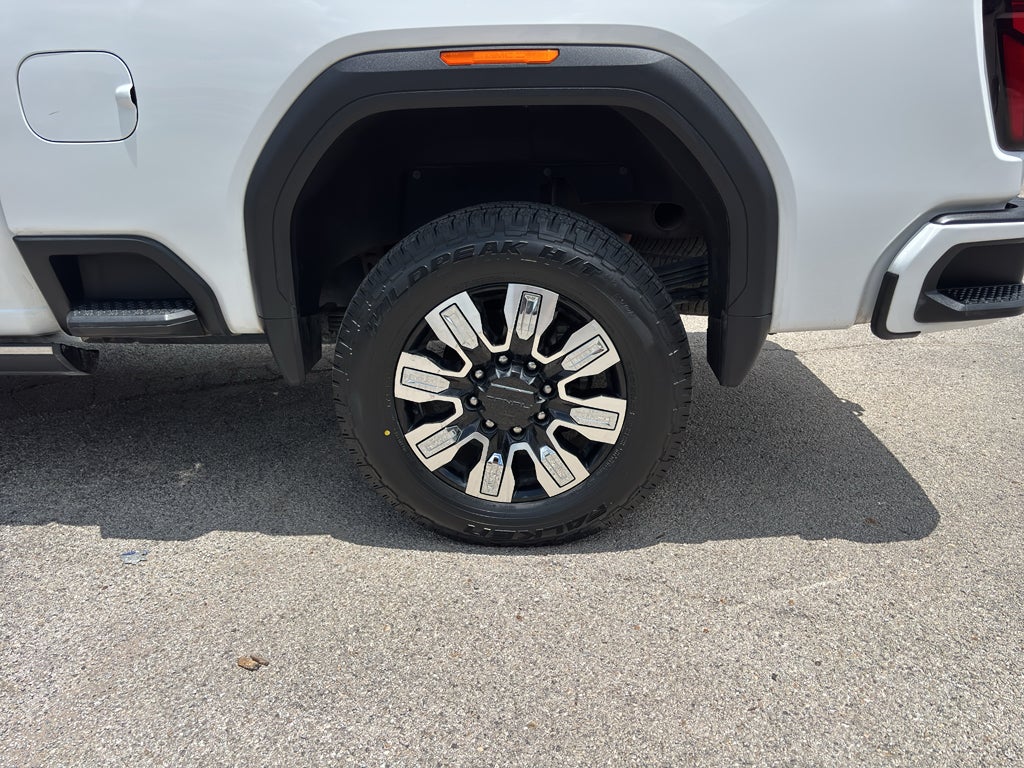2024 GMC Sierra 2500HD 4WD Crew Cab Standard Bed Denali