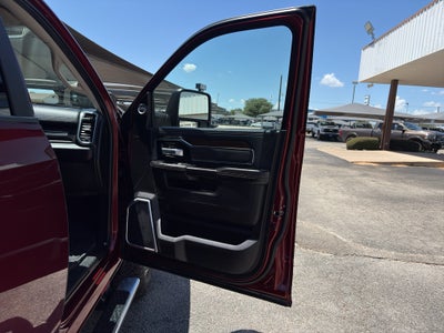 2024 RAM 3500 Laramie Crew Cab 4x4 8' Box