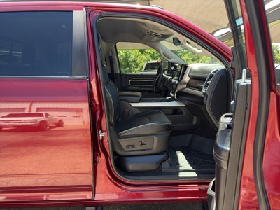 2024 RAM 3500 Laramie Crew Cab 4x4 8' Box
