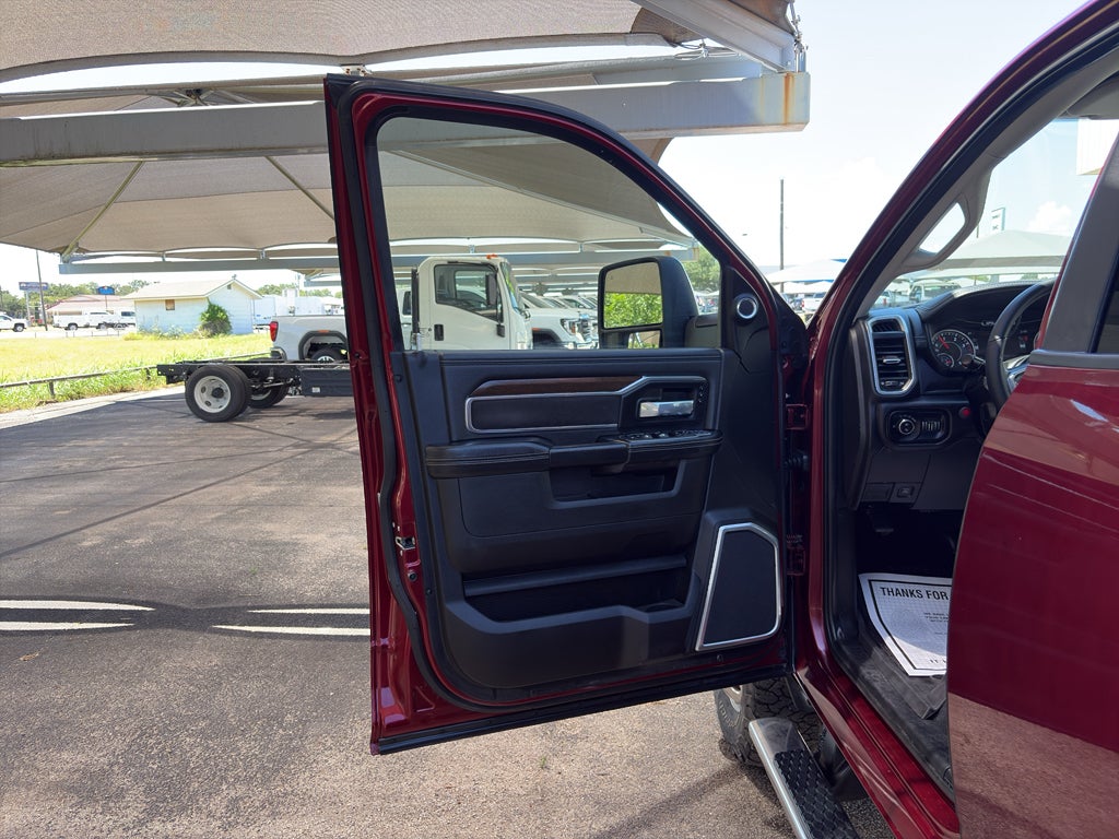 2024 RAM 3500 Laramie Crew Cab 4x4 8' Box