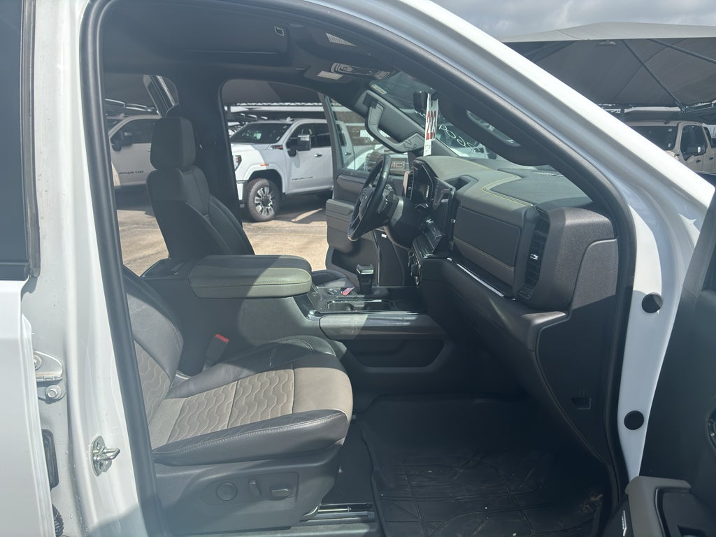 2025 Chevrolet Silverado 1500 4WD Crew Cab Short Bed ZR2
