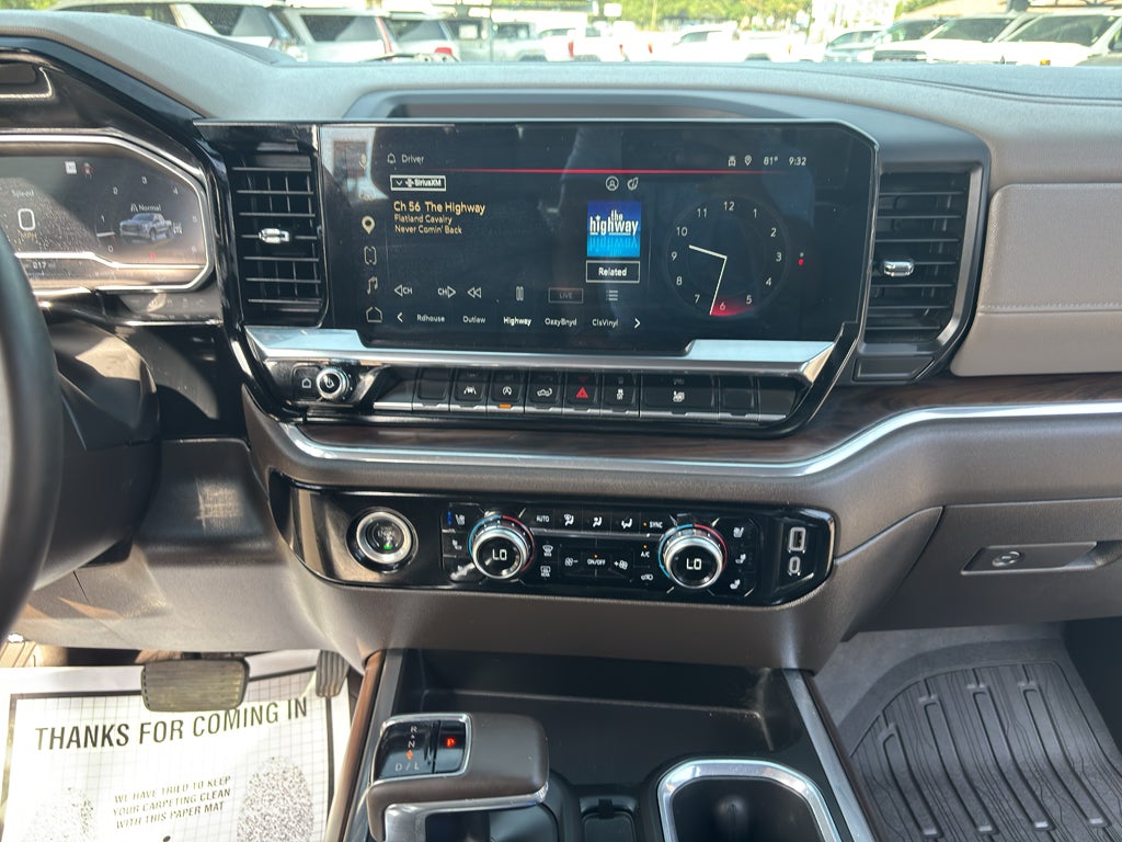 2024 GMC Sierra 1500 4WD Crew Cab Short Box SLT