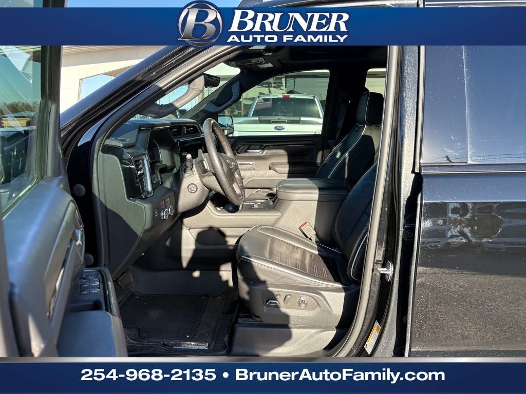 2023 GMC Sierra 1500 4WD Crew Cab Short Box AT4X