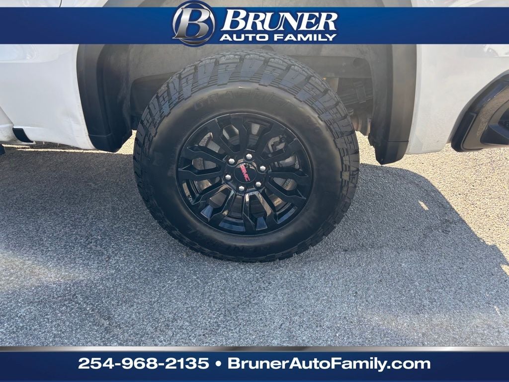 2023 GMC Sierra 1500 4WD Crew Cab Short Box AT4X