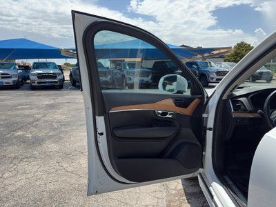 2021 Volvo XC90 T6 Momentum 6 Passenger