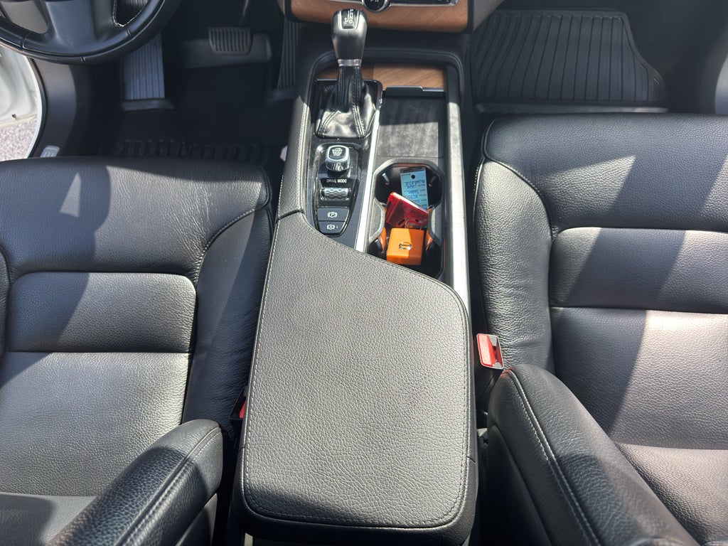 2021 Volvo XC90 T6 Momentum 6 Passenger