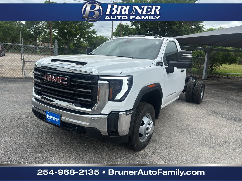 2026 GMC Sierra 3500 HD Chassis Cab Pro